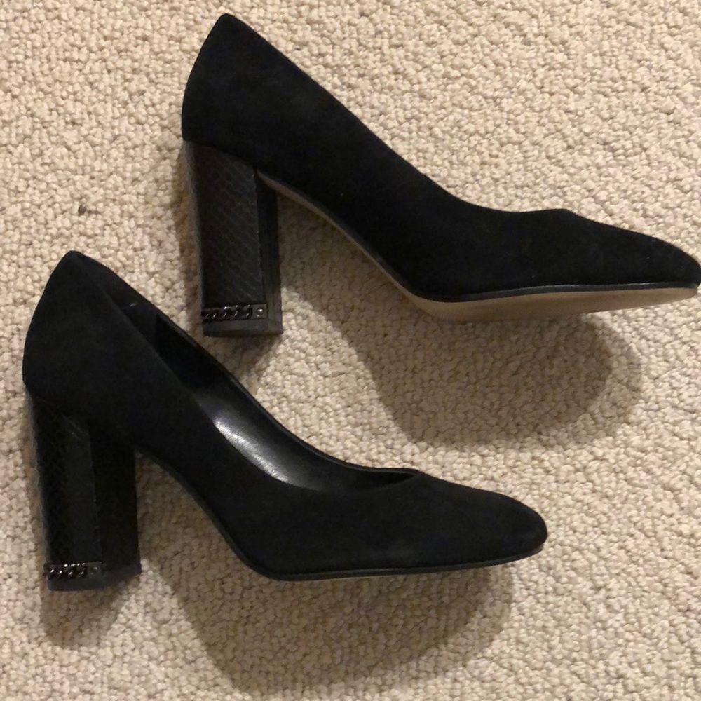 Black suede Micheal Kors pumps